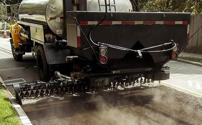Related technologies and advantages of sand-containing fog seal